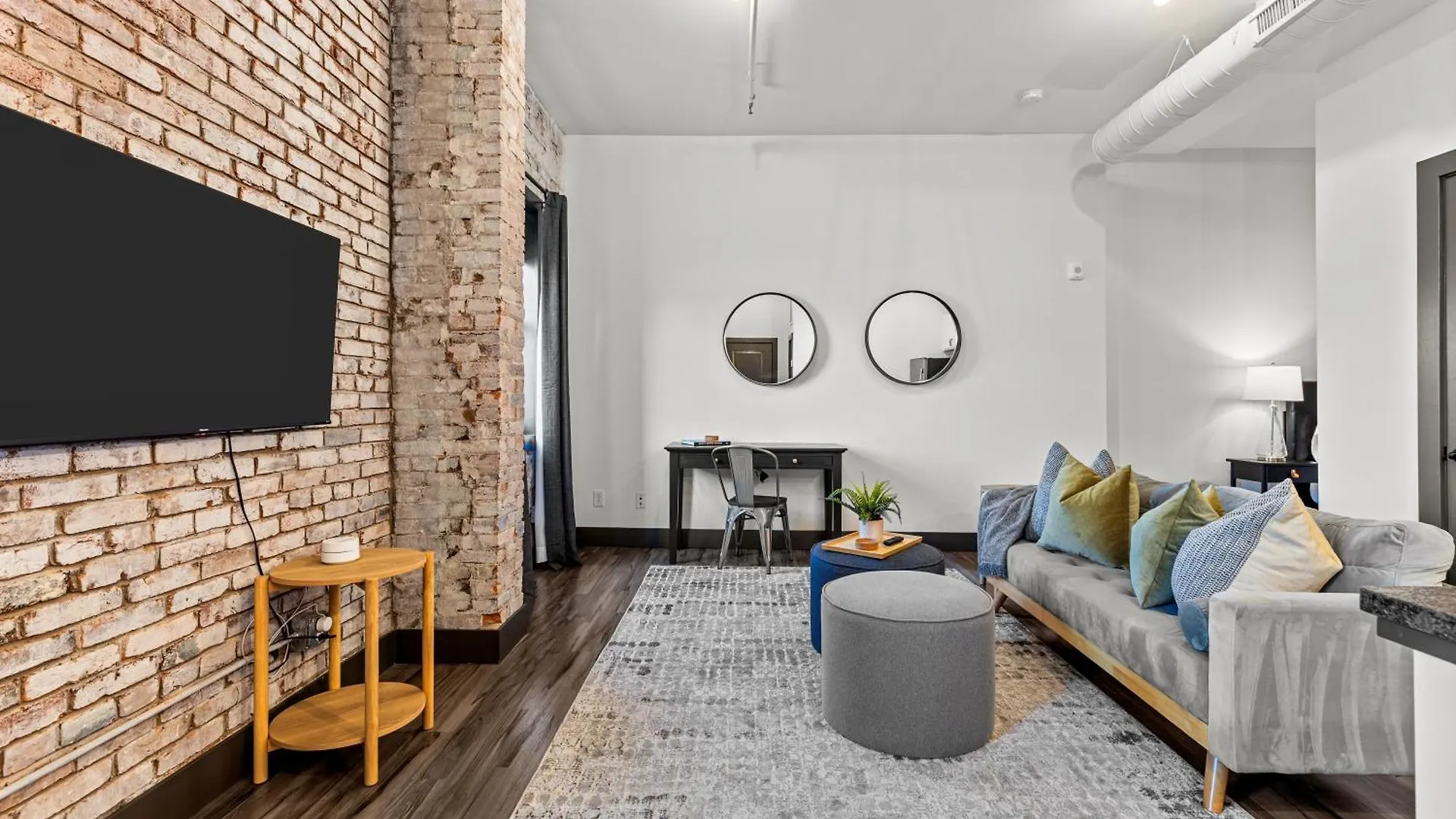 Loft Studio-Gated Parking-Wd-P203 Saint Louis