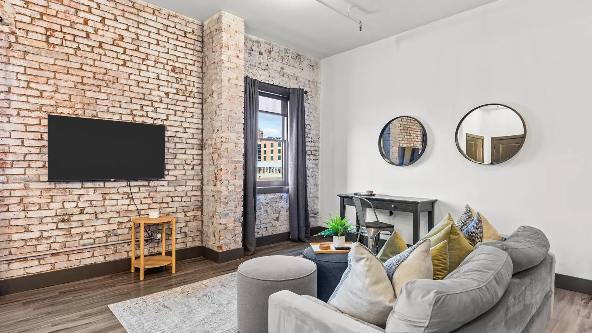 Loft Studio-Gated Parking-Wd-P203 Saint Louis 0*,  United States