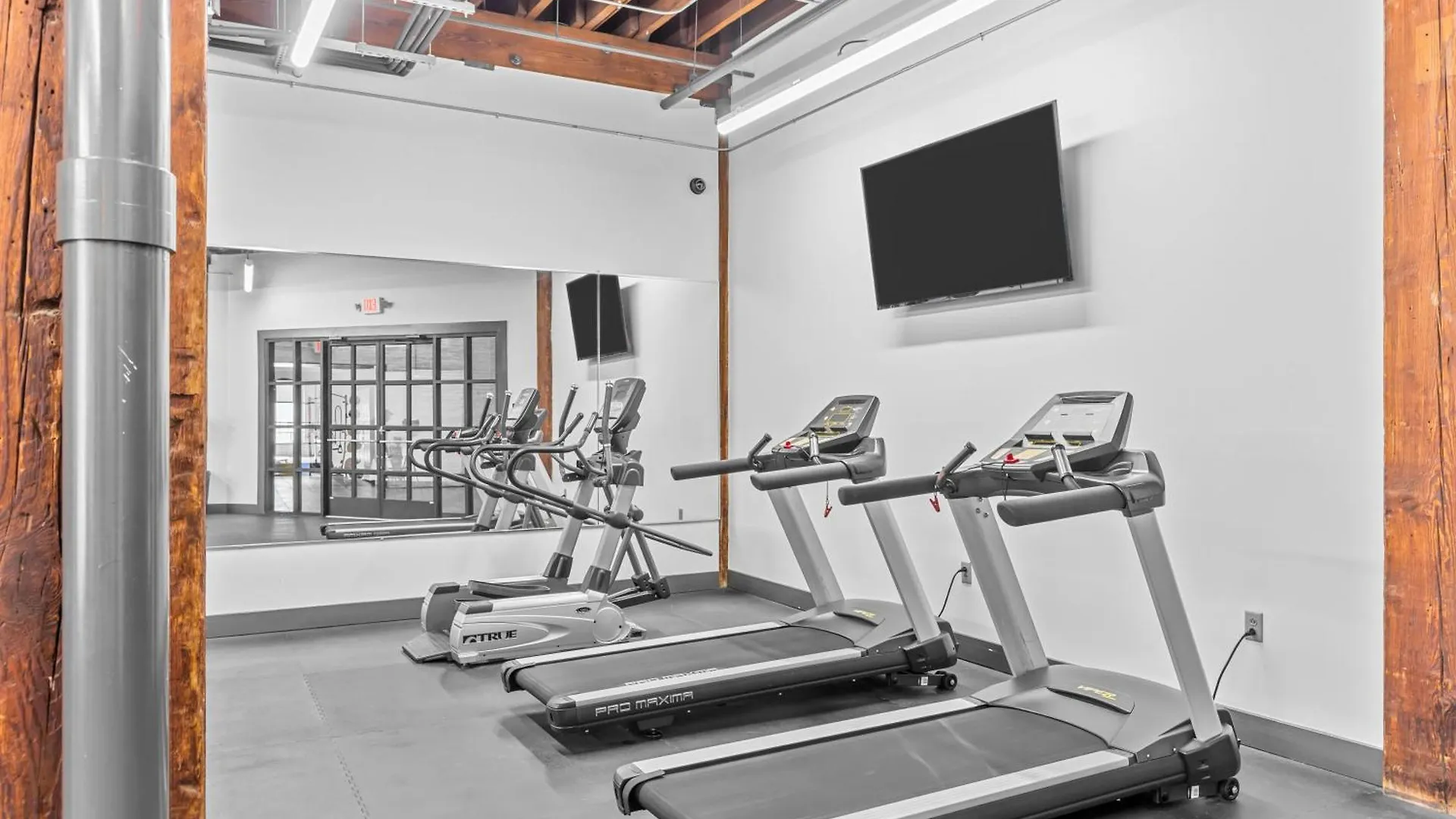 Loft Studio-Gated Parking-Wd-P203 Saint Louis