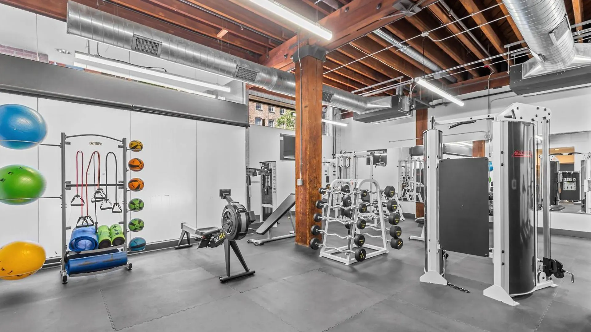 Apartment Loft Studio-Gated Parking-Wd-P203 Saint Louis